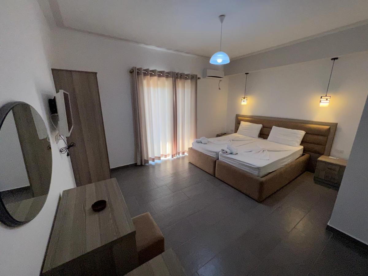Hotel Irini Saranda Kültér fotó