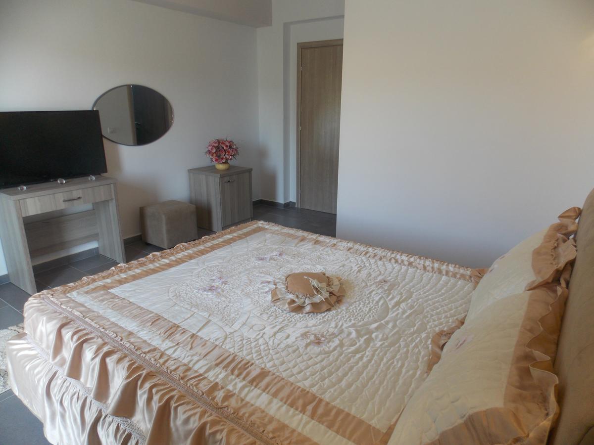 Hotel Irini Saranda Kültér fotó